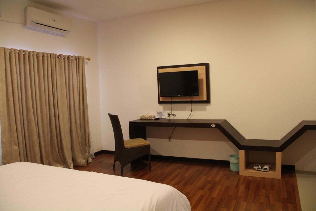 Kampoeng Nelayan Hotel Palu Bilik gambar